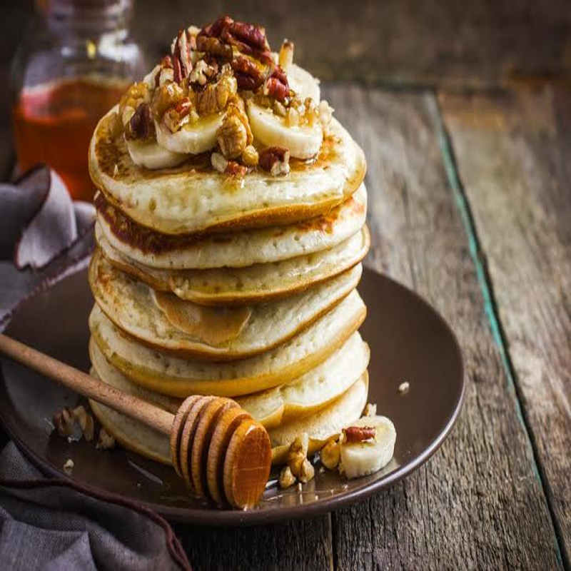 Pancakes με μέλι και καρύδια